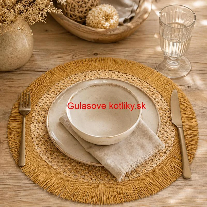 Okrúhla prírodná podložka pod tanier so strapcami 37 cm
