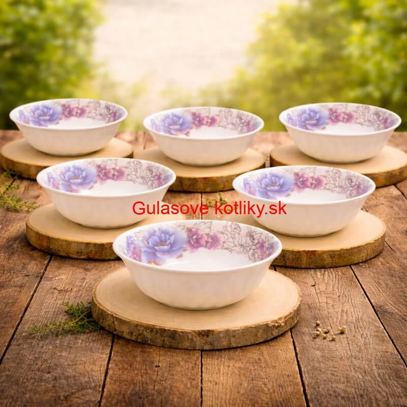 Súprava 6 drevených podnosov z prírodného plátku dreva s kôrou Ø 20–24 cm